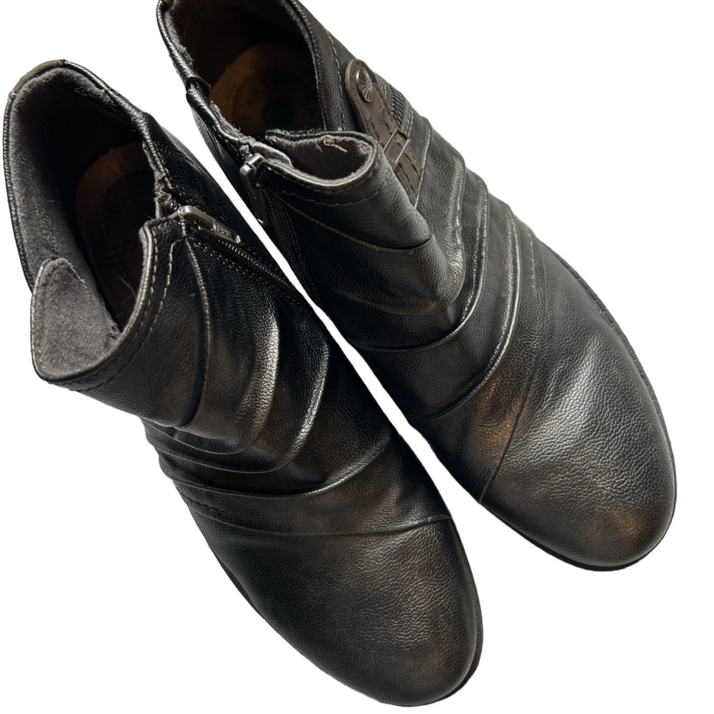 Earth Origins Natalie Ankle Booties Size 9.5 — Silvery Gray, Comfy & Stylish